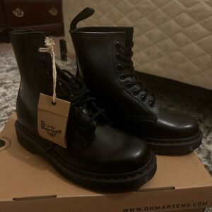 1460 All Black Dr. Martens